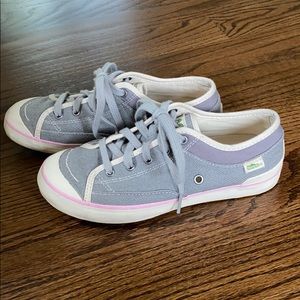 Cute Simple ECO Sneakers! Size 7
